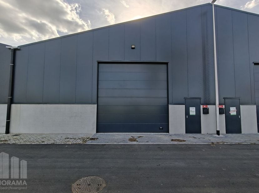 Nieuw gerenoveerde KMO-unit met een oppervlakte van 379 m², de unit maakt deel uit van de nieuwe KMO-ontwikkeling 'VLASCO 2' bestaande uit 8 KMO-units