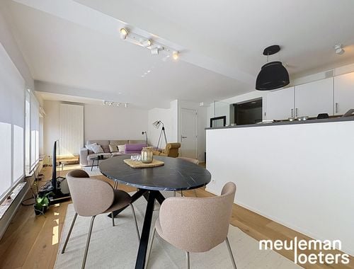                                        Appartement à louer à Brugge, € 930
