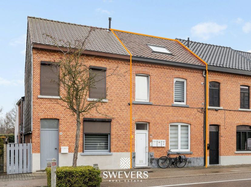 Voor meer info en foto’s, surf naar www.swevers.be – In de Kroonwinningstraat 30 in Hasselt zijn<br />
verbouwingen nodig om het eigendom terug naar e