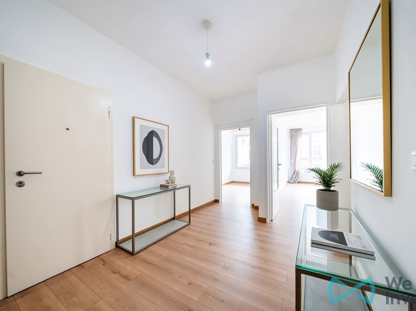 Info en bezichtiging: 02 315 51 71. <br />
Gelegen aan het Rdpt de l'Etoile 5, naast de zeer gewilde Avenue Louise, op een steenworp afstand van het Z