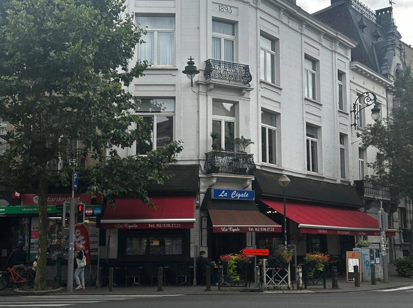 Appartement te koop
                    in 1060 Sint-Gillis