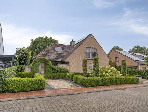                                         Villa à vendre à Sint-Andries, € 695.000
