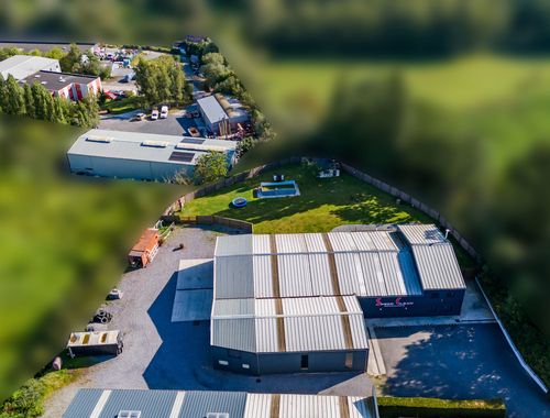                                         Bedrijfsgebouw te koop in Saintes, € 1.600.000

