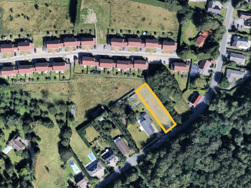 Ontdek dit uitzonderlijk perceel van 1269m² gelegen in de Chemin Du Prince te Jurbeke. Dit stuk grond biedt een unieke kans voor wie op zoek is naar r