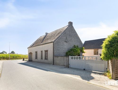                                         Koppelwoning te koop in Steenhuize-Wijnhuize, € 399.000

