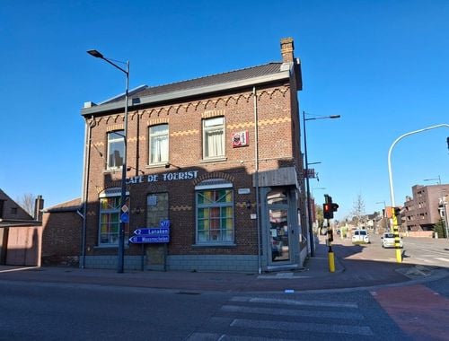                                         Handelspand met woonst te koop in Lanaken, € 449.000
