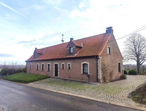                                         Maison à louer à Mater, € 700
