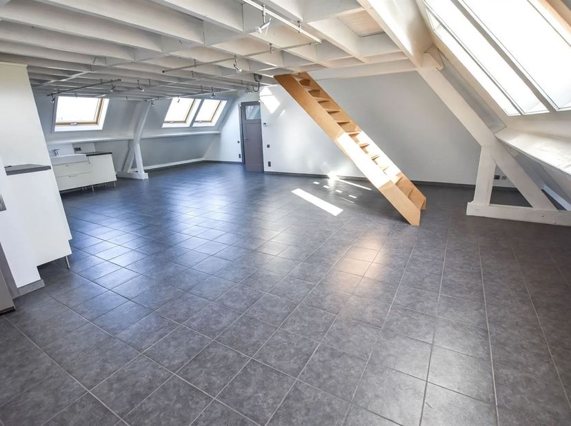 Appartement te huur in du petit pont 50 bus 4,
                    7700 Moeskroen