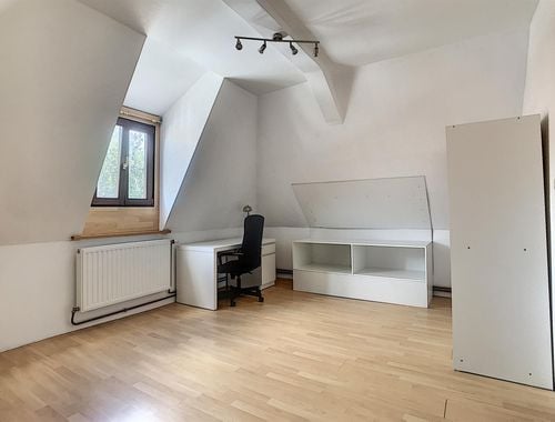                                         Kot-Kamer te huur in Tournai, € 380
