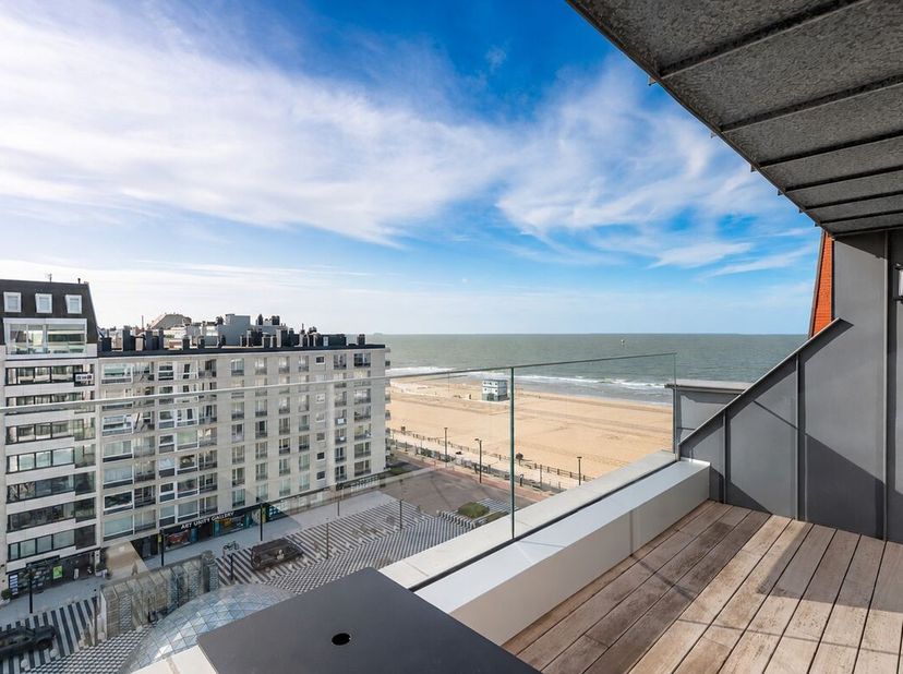 Appartement te koop in Albertplein 18,
                    8300 Knokke