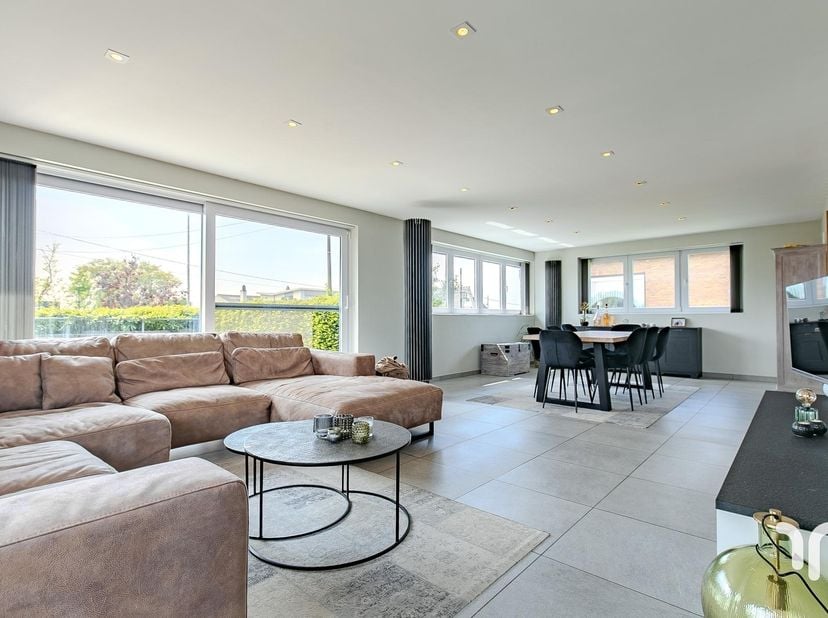 Huis te koop in Oostendse Baan 146,
                    8470 Gistel