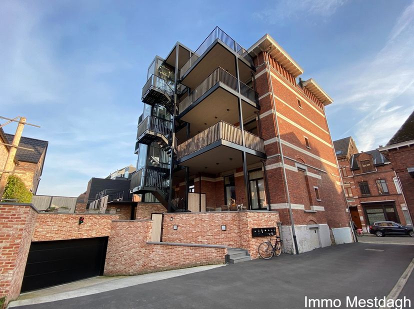 Appartement à louer
                    à 3290 Diest