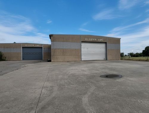                                         Entrepôt à louer à Dentergem, € 400
