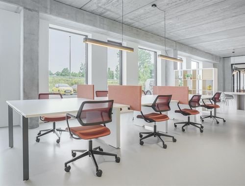                                         Immeuble de bureaux à louer à Brecht, € 249
