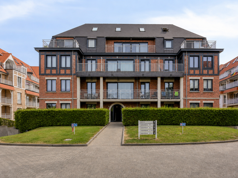 Bent u op zoek naar een rustig gelegen gelijkvloers appartement met een tuin, waar u uw eigen woonideeën kunt realiseren? <br />
Dan is dit appartemen
