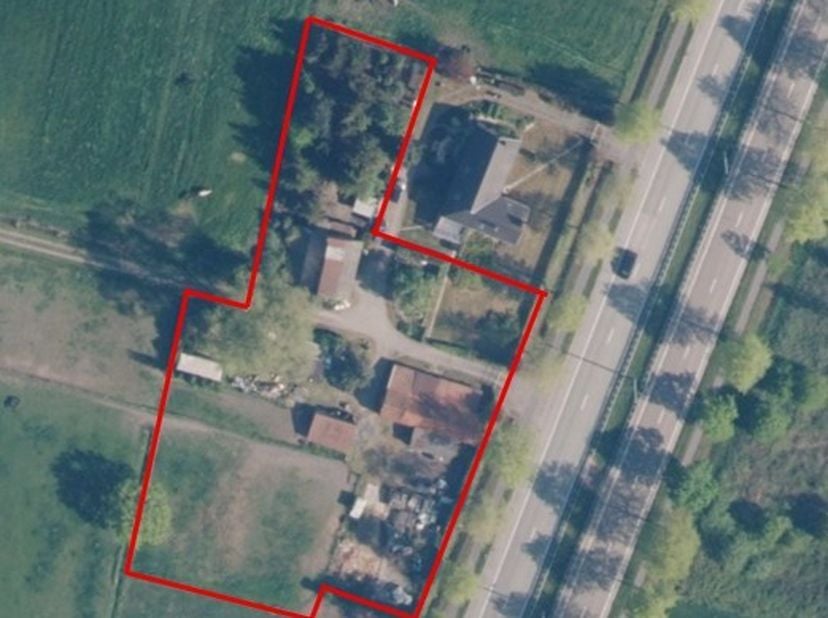 Perceel van 4.941 m² gelegen aan de Aalterbaan te Maldegem met gemetste schuur/stalling (191 m²) en diverse bijgebouwen waaronder een landschuur met 1