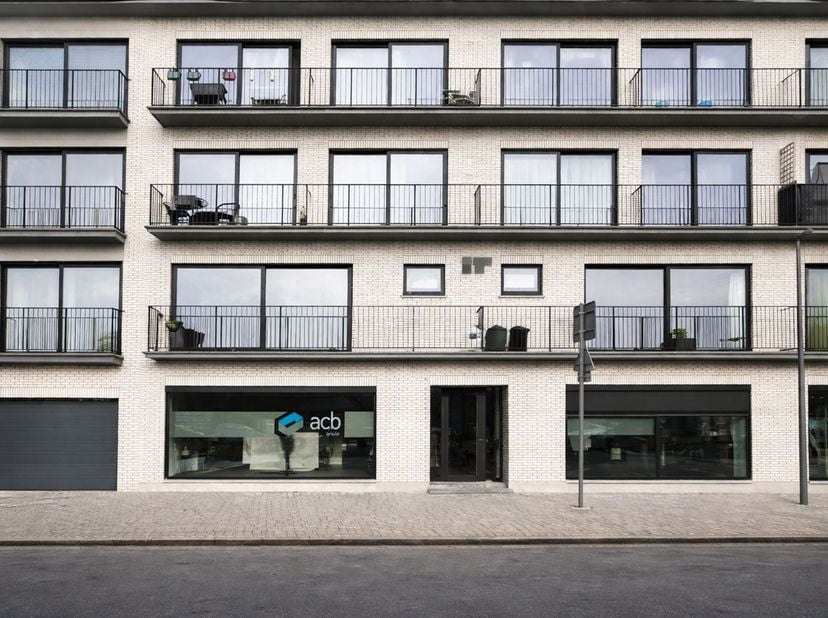 Appartement met 1 slaapkamer gelegen in Ekeren<br />
<br />
Ligging: <br />
Gunstig gelegen appartement met openbaar vervoer, winkels, invalswegen,