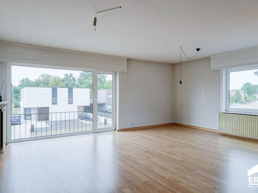 e op zoek naar een ruim en instapklaar appartement in Zonhoven? Dit appartement van 114 m² (volgens EPC) biedt tal van mogelijkheden en is bovendien g