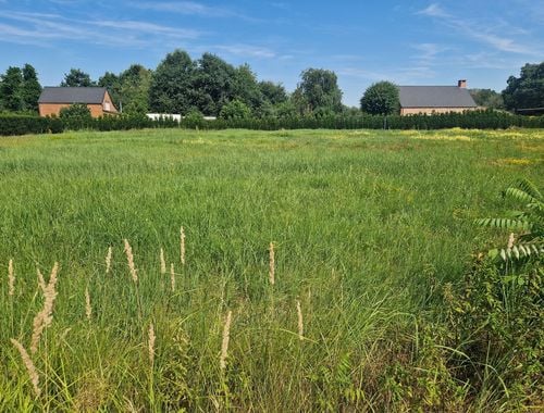                                         Bouwgrond te koop in Schriek, € 210.000
