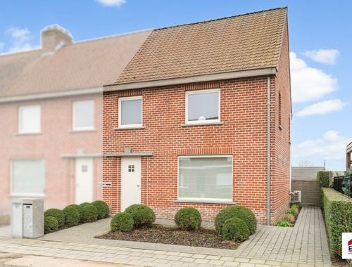                                         Eengezinswoning te koop in Oostrozebeke, € 339.000
