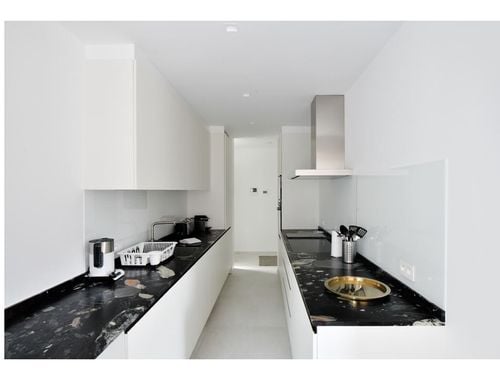                                         Appartement à louer à Ixelles, € 1.900
