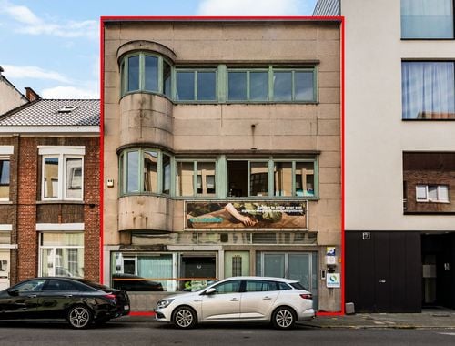                                         Bureaux avec habitation à vendre à Sint-Niklaas, € 579.000
