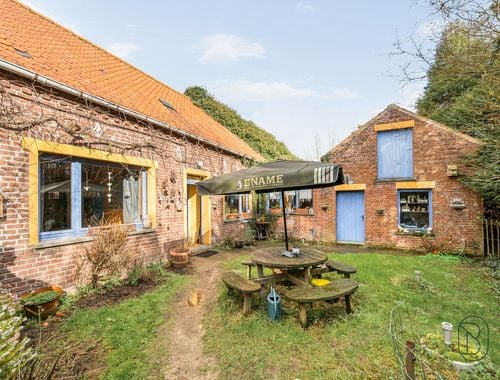                                         Maison à vendre à Saint-Sauveur, € 395.000
