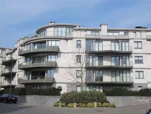                                         Appartement à louer à Woluwe-Saint-Pierre, € 2.350
