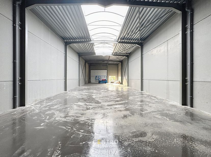 Bedrijfsvastgoed Verkocht
                    in 8210 Zedelgem