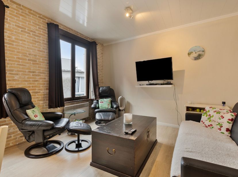 Blankenberge: Instapklaar appartement met 1 slaapkamer te koop vlakbij zee! Op de 2 verdieping van een charmante, kleinschalige residentie vinden we d