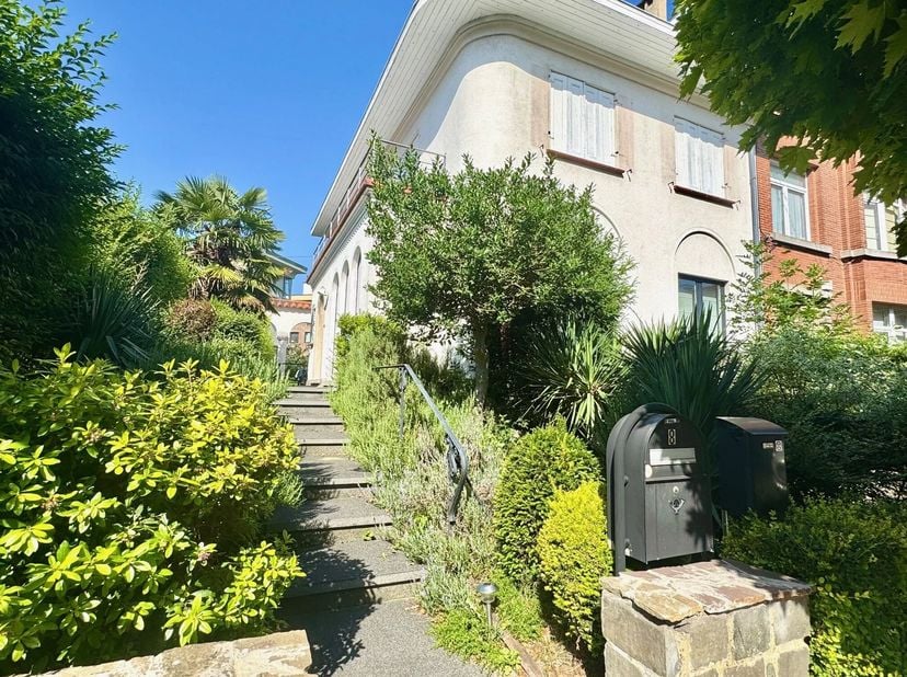 Présentée par Zinchenko Maia : maia.zinchenko@victoire.be<br />
Victoire Junot vous propose : Uccle, quartier de lObservatoire/Dieweg, à proximité des