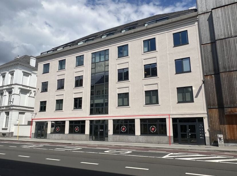 Bien professionnel à louer
                    à 2800 Mechelen