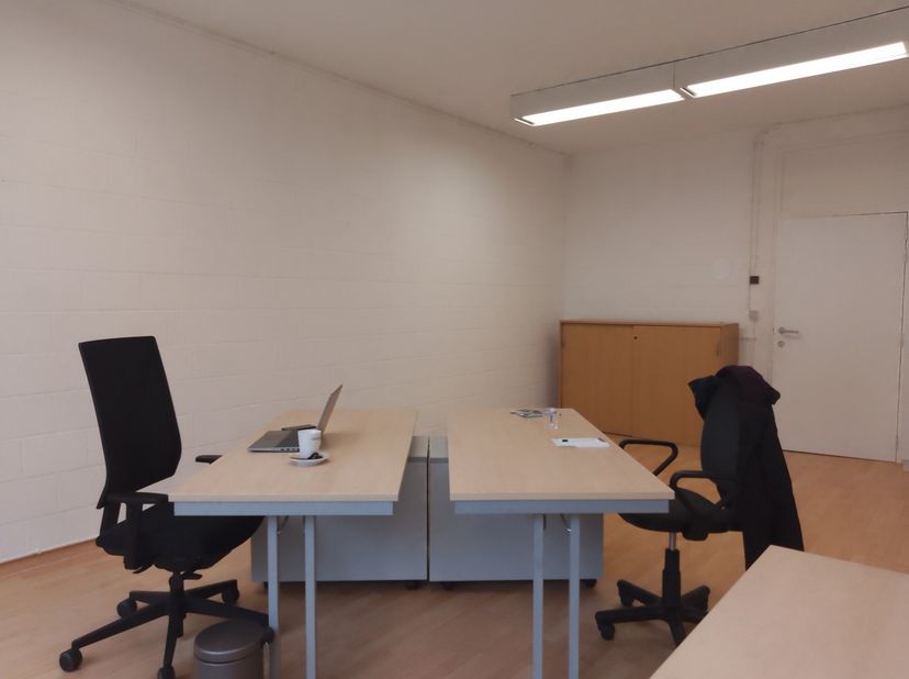 Bien professionnel à louer
                    à 8800 Roeselare