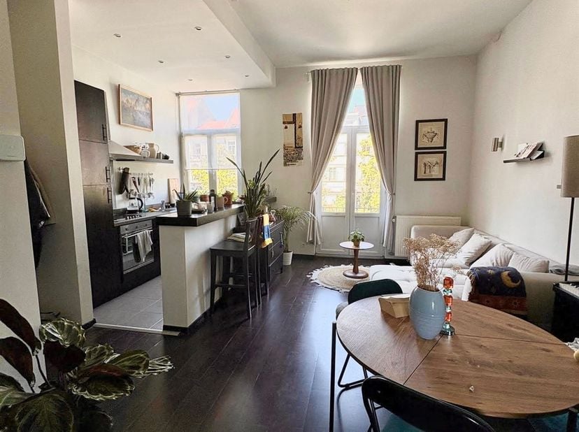 Appartement te koop
                    in 1050 Elsene