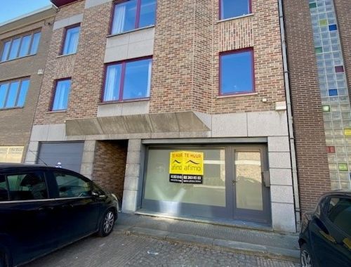                                         Rez-de-chaussée commercial à louer à Huldenberg, € 900
