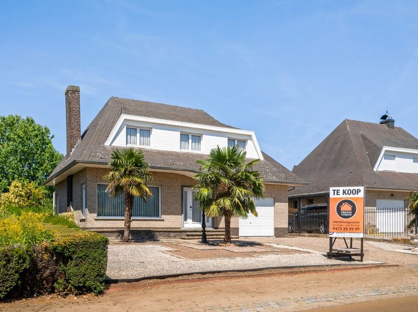 Ruime vrijstaande woning met 3 grote slaapkamers en inpandige garage op een perceel van ca. 656m².<br />
Deze ruime vrijstaande woning biedt een doord