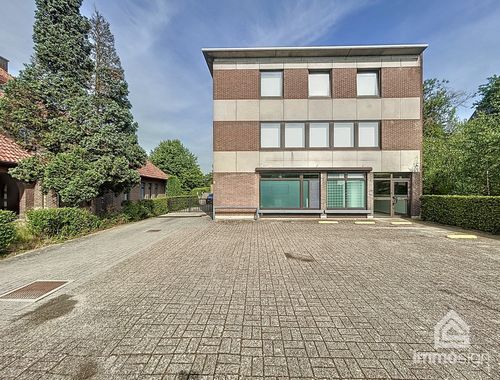                                         Commercieel Gebouw te koop in Lanklaar, € 275.000
