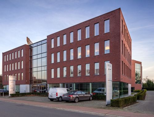                                         Bureaux à louer à Zele, € 3.250
