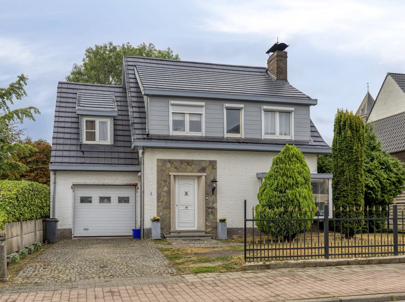 Voor verdere info of een vrijblijvende waardebepaling van uw eigendom: kieran.dams@homixx.be of 016 79 29 01.<br />
Welkom bij deze verrassend ruime e