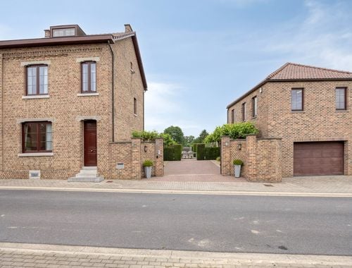                                         Uitzonderlijke woning te koop in Mielen-Boven-Aalst, € 375.000

