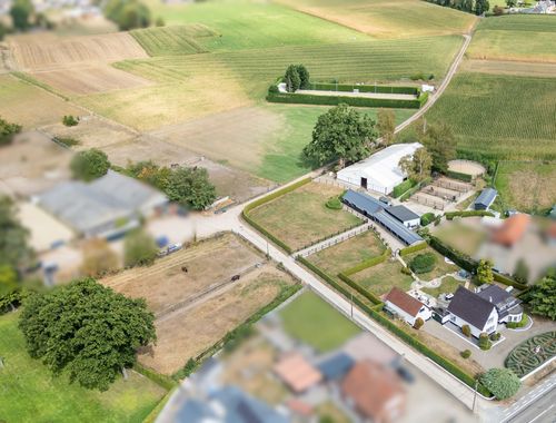                                         Maison à vendre à Neeroeteren, € 860.000
