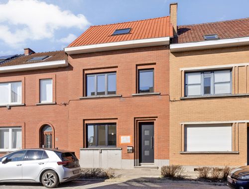                                         Maison à vendre à Sint-Pieters-Leeuw, € 499.000
