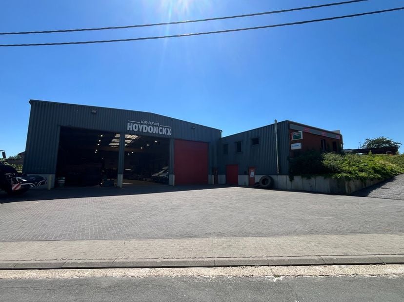 Bien professionnel à vendre
                    à 3400 Landen