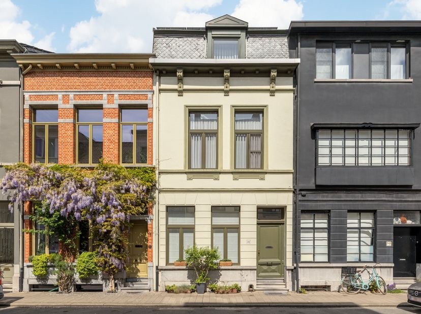 IN OPTIE: kevin@wellimmo.net voor meer info!<br />
Bent u op zoek naar een woning met karakter en toekomstmogelijkheden in hartje Antwerpen? Neem dan