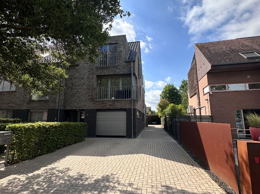 Gezellig 1-slaapkamerappartement met terras te huur in Mol:Indeling: Inkomhal, apart toilet, berging/wasplaats, woonkamer, keuken, terras, slaapkamer,