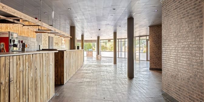 Bedrijfsvastgoed te koop in Statiestraat 1, 9180 Moerbeke