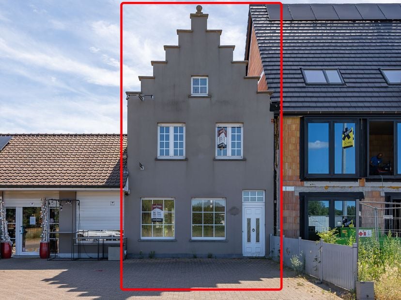 MAISON CHALEUREUSE<br />
<br />
Vous recherchez une maison de charme, spacieuse et bien située ? Cette belle maison mitoyenne à Oostkamp vous offre le