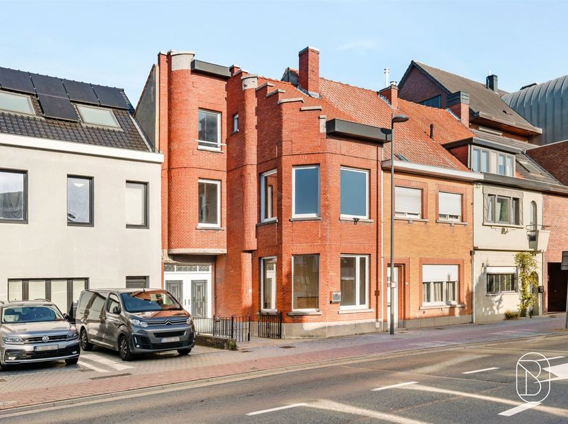 Huis te koop in Kortrijksesteenweg 84,
                    8530 Harelbeke