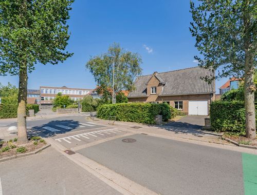                                         Villa te koop in Assebroek, € 419.000
