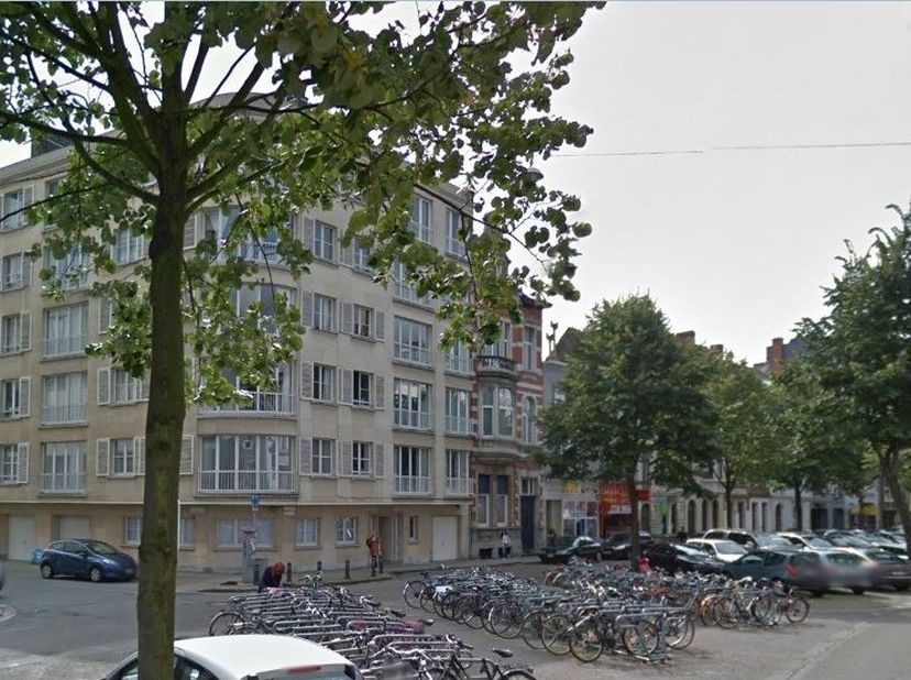 Lichtrijk 2-slaapkamerappartement met terras vlak bij Sint-Pietersstation en Citadelpark<br />
<br />
KONINGIN ASTRIDLAAN 137 – GENT<br />
<br />
Dit